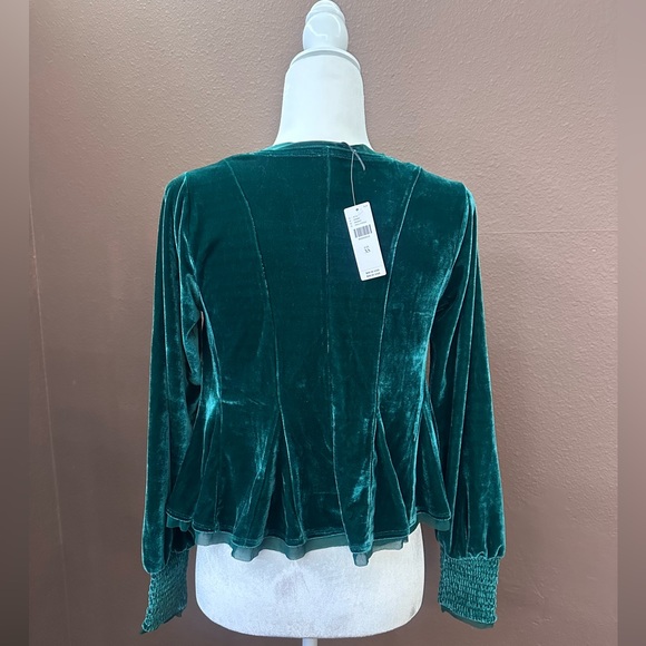 By Anthropologie Swing Velvet Peasant Top in Emerald Green size XS NWT - Picture 3 of 3